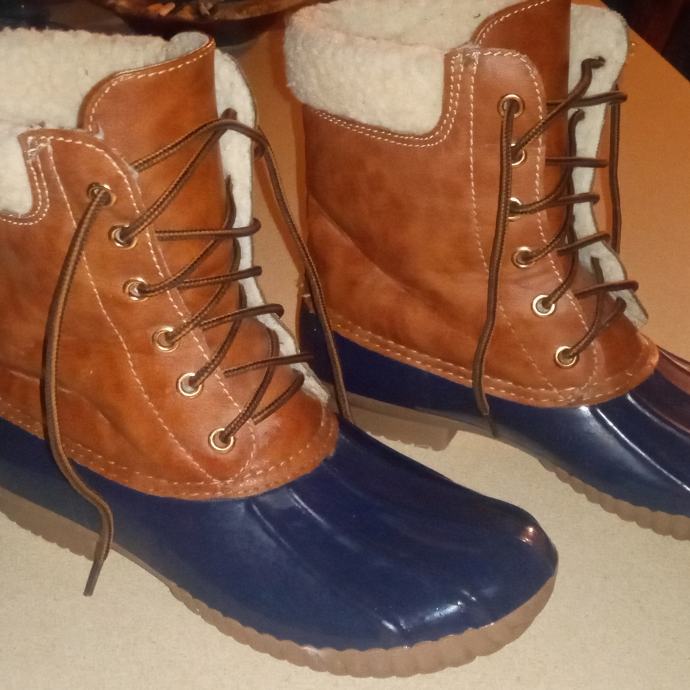 Brown and Blue Women's Lace-Up Boots